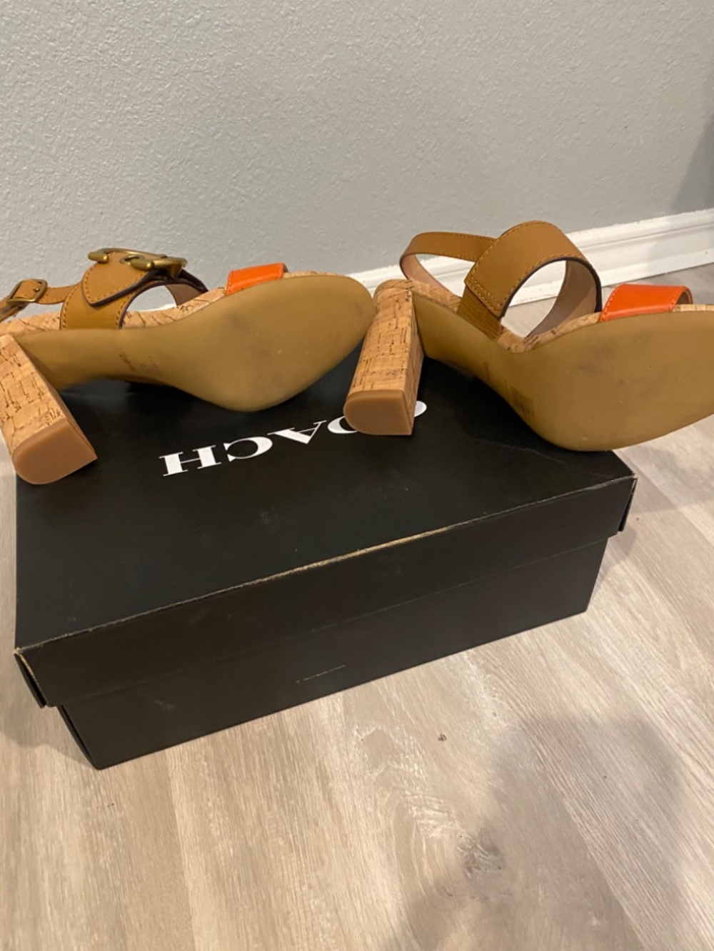 Coach - Picture 4 of 4